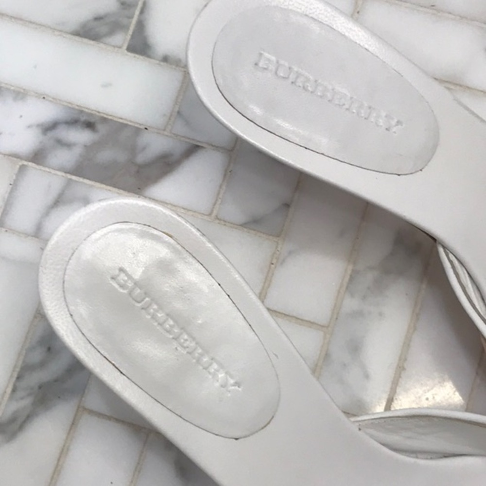 Burberry white, nova check plaid kitten, heel sandal Size 38 - Picture 12 of 12